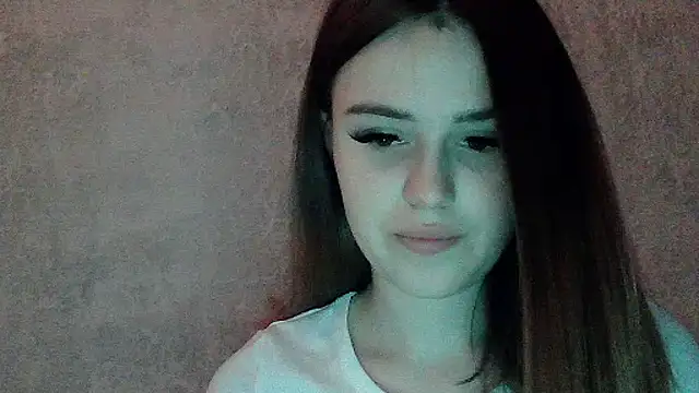 SweetLoraa online show from March 2026 04:32:01 PM