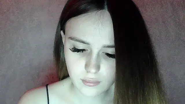 SweetLoraa online show from March 2026 12:05:01 AM