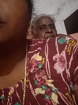 Snapshot of Tamilreethu chatting on November 2025 01:24:01 PM Tamilreethu online show from November 2025 01:24:01 PM