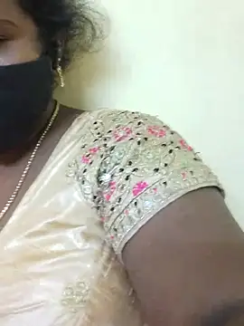 Snapshot of Tamilreethu chatting on November 2025 04:29:01 PM Tamilreethu online show from November 2025 04:29:01 PM