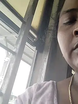 Snapshot of Tamilreethu chatting on November 2025 04:02:02 AM Tamilreethu online show from November 2025 04:02:02 AM