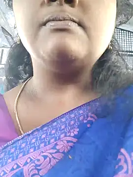 Snapshot of Tamilreethu chatting on November 2025 07:24:02 AM Tamilreethu online show from November 2025 07:24:02 AM