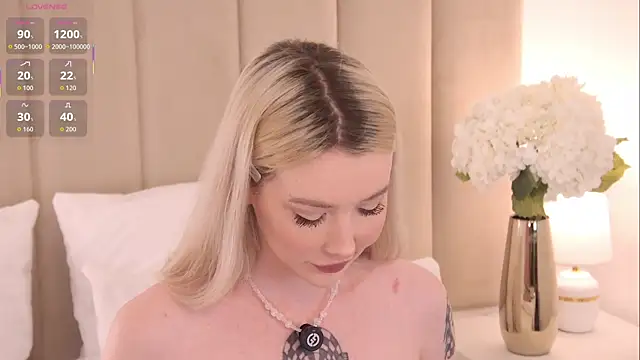 Snapshot of Nesolla chatting on October 2025 07:22:02 PM Nesolla online show from October 2025 07:22:02 PM