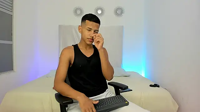 KingStark  online show from October 2025 11:16:01 AM