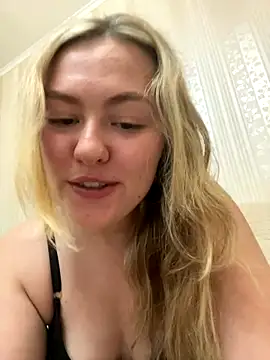 Snapshot of SunshineEmma chatting on September 2025 09:40:02 PM SunshineEmma online show from September 2025 09:40:02 PM