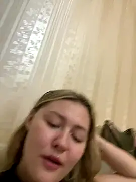 Snapshot of SunshineEmma chatting on October 2025 11:46:02 PM SunshineEmma online show from October 2025 11:46:02 PM