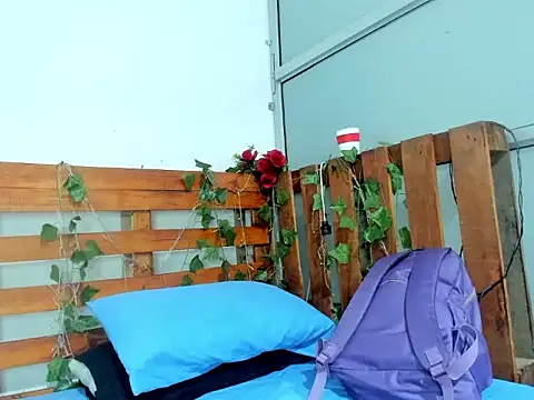 cris dulce online show from March 2026 01:01:02 AM