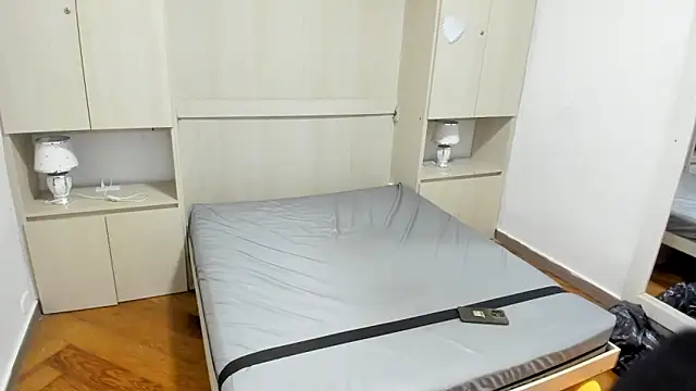 LilyWhitney online show from March 2026 04:05:01 AM