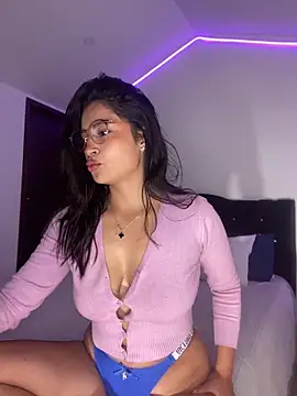 Snapshot of MiaAlarie chatting on February 2026 07:27:02 AM MiaAlarie online show from February 2026 07:27:02 AM