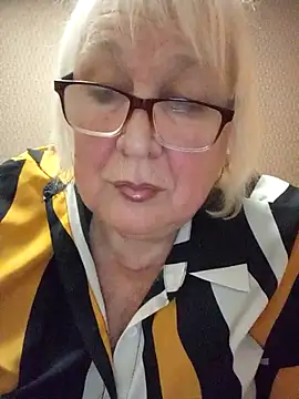 Alexia64231 online show from October 2025 03:24:02 PM