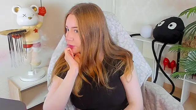 Lillie Berry online show from October 2025 04:48:01 AM