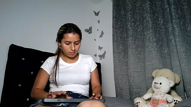 abella-lemus online show from December 2025 12:15:01 AM