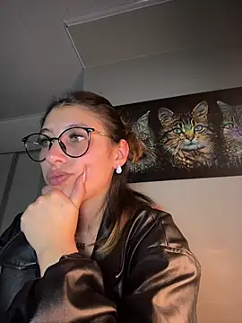 Snapshot of AriaBliss- chatting on October 2025 03:38:02 AM AriaBliss- online show from October 2025 03:38:02 AM