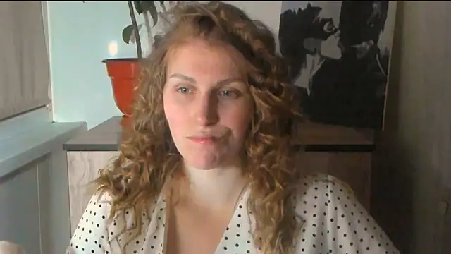 JuliaMuuun online show from March 2026 07:19:01 PM