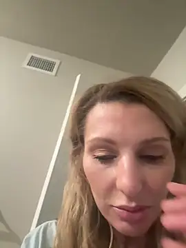 BaddieBossXX2 online show from April 2026 08:15:01 AM