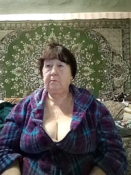 CrystalLime6411 online show from December 2025 12:10:01 PM