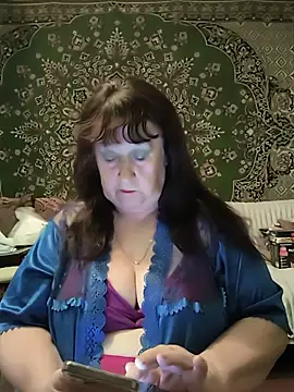 Snapshot of CrystalLime6411 chatting on May 2026 02:07:01 AM CrystalLime6411 online show from May 2026 02:07:01 AM