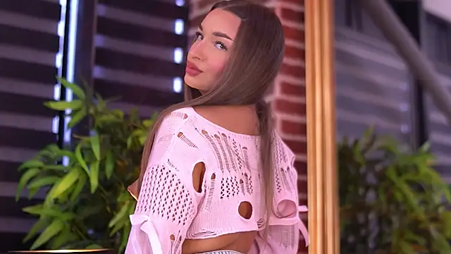 MillaSerene online show from October 2025 06:12:01 AM