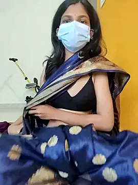 Shivani2002 online show from November 2025 01:31:01 AM