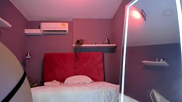 cinnia  online show from February 2026 12:04:02 PM