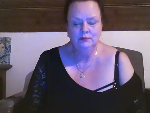 TiffanyMature online show from April 2026 08:40:01 PM