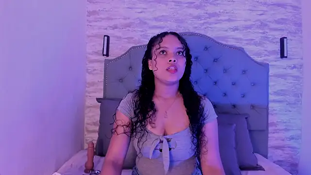 ValeriaJulio  online show from September 2025 11:48:01 AM