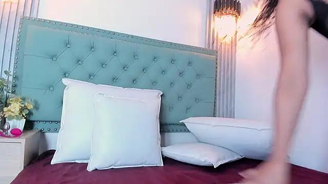 ValeriaJulio  online show from October 2025 06:09:01 PM