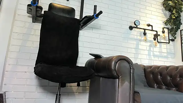 ItaloMoore online show from September 2025 12:17:02 PM