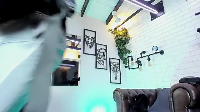 ItaloMoore online show from December 2025 11:25:02 AM