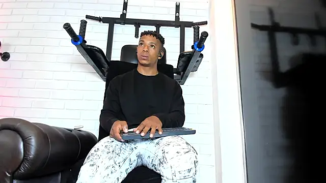 Snapshot of ItaloMoore chatting on February 2026 11:51:01 AM ItaloMoore online show from February 2026 11:51:01 AM