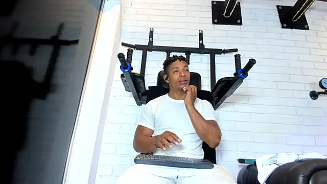 Snapshot of ItaloMoore chatting on February 2026 11:32:02 AM ItaloMoore online show from February 2026 11:32:02 AM