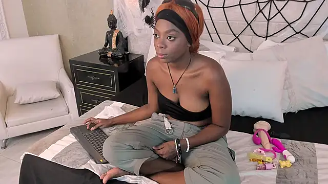 OliviaGarciaa online show from October 2025 08:30:02 PM