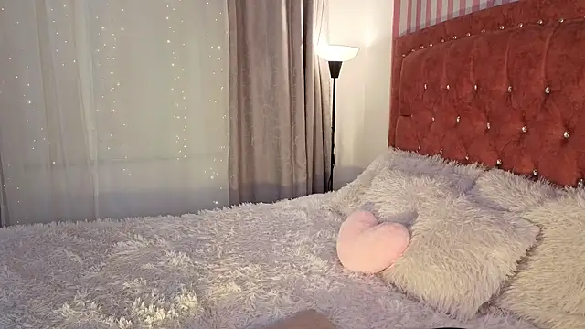 LunaVelvet777 online show from April 2026 07:07:02 PM