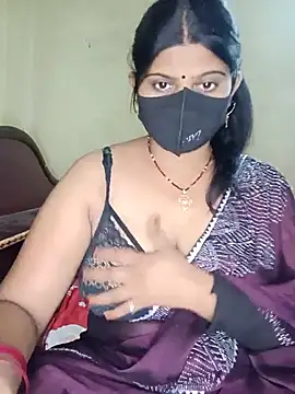 Snapshot of reena502 chatting on July 2026 03:44:02 AM reena502 online show from July 2026 03:44:02 AM