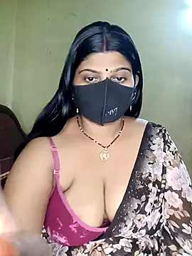 Snapshot of reena502 chatting on July 2026 03:23:01 AM reena502 online show from July 2026 03:23:01 AM