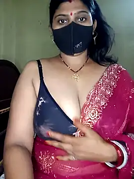Snapshot of reena502 chatting on July 2026 10:21:02 AM reena502 online show from July 2026 10:21:02 AM
