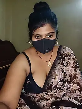 Snapshot of reena502 chatting on July 2026 10:00:01 AM reena502 online show from July 2026 10:00:01 AM