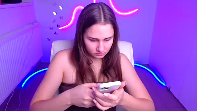 Stefanie Sweet online show from December 2025 06:44:01 AM