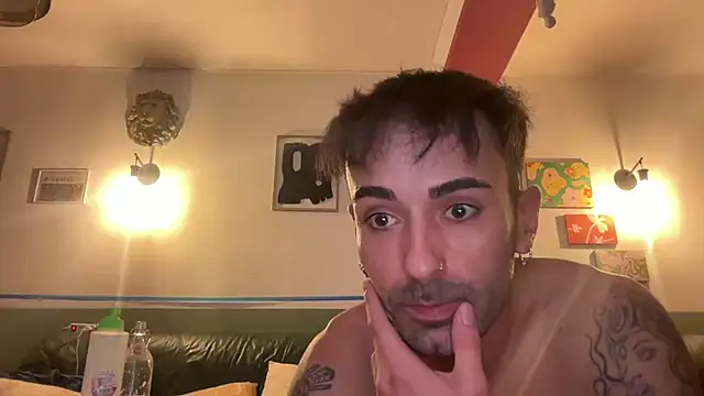 Snapshot of bertfaust chatting on October 2025 09:23:02 PM bertfaust online show from October 2025 09:23:02 PM