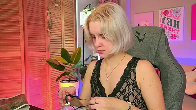 BethanyCloud online show from November 2025 06:02:02 AM