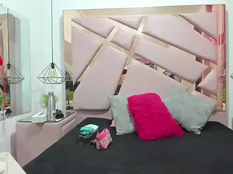 MiaCours online show from September 2025 06:30:02 PM