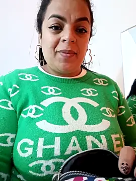 Mia-Glow online show from September 2025 02:06:01 PM