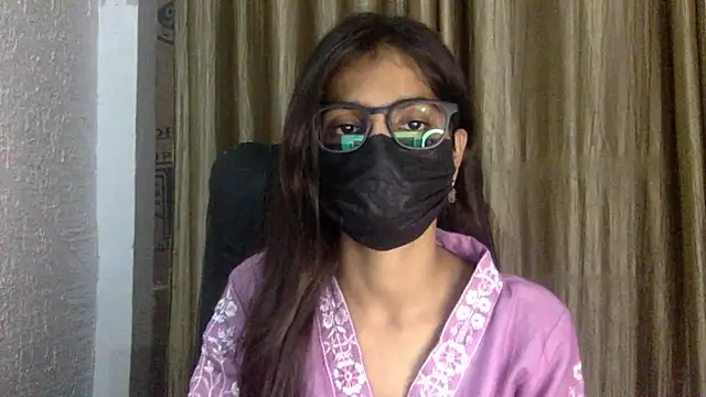 Snapshot of _kamyaa09 chatting on October 2025 09:21:01 AM  kamyaa09 online show from October 2025 09:21:01 AM