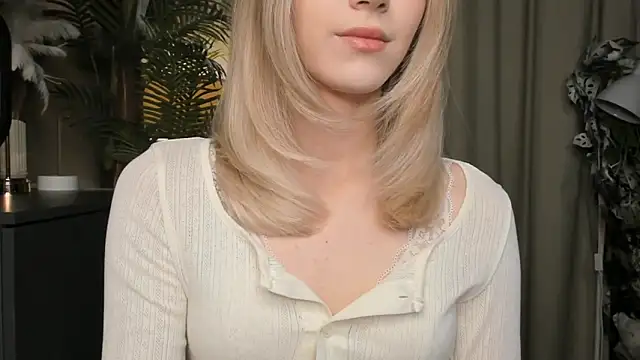 ChinBonnell online show from December 2025 05:44:02 AM