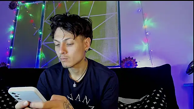 Snapshot of Dioniso_guy8 chatting on February 2026 08:30:01 PM Dioniso guy8 online show from February 2026 08:30:01 PM