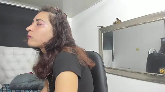 Snapshot of evelynesex chatting on October 2025 01:25:01 AM evelynesex online show from October 2025 01:25:01 AM