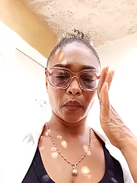 Snapshot of BiiancaEstradaa chatting on June 2026 01:53:02 PM BiiancaEstradaa online show from June 2026 01:53:02 PM