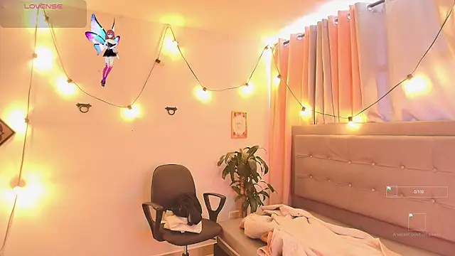 Seraphyne666 online show from November 2025 07:25:02 PM