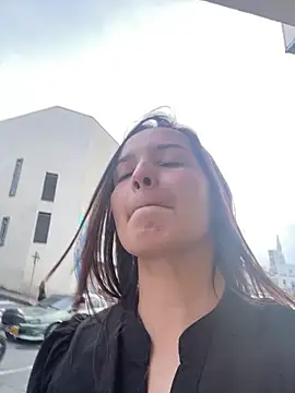 Mia jhoonson online show from November 2025 10:19:01 PM