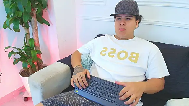 Naim Bennetsex online show from November 2025 05:34:02 PM